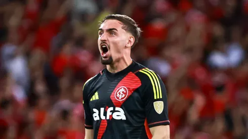 Anthoni mandou a real no Internacional.