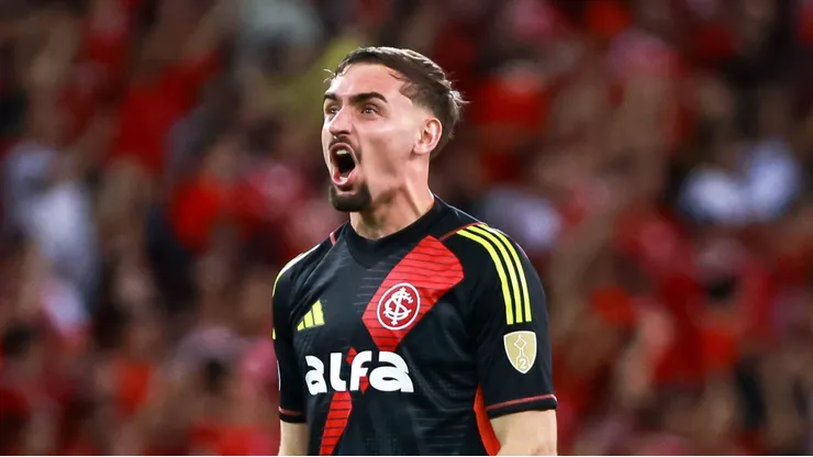 Anthoni mandou a real no Internacional.