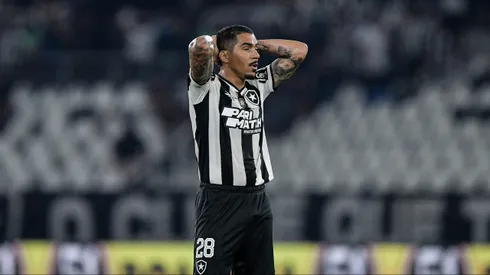 RJ – RIO DE JANEIRO – 27/07/2024 – BRASILEIRO A 2024, BOTAFOGO X CRUZEIRO – Allan jogador do Botafogo durante partida contra o Cruzeiro no estadio Engenhao pelo campeonato Brasileiro A 2024. Foto: Thiago Ribeiro/AGIF