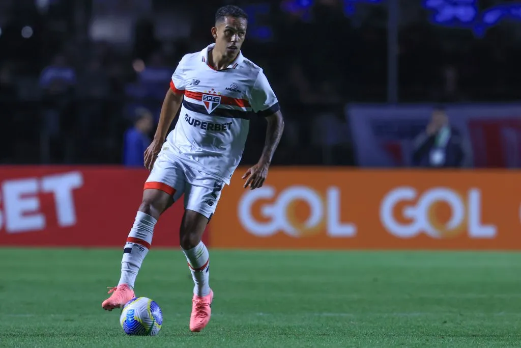 Igor Vinicius jogador do São Paulo durante partida contra o Bragantino no Morumbi pelo campeonato Brasileiro A 2024. Foto: Marcello Zambrana/AGIF