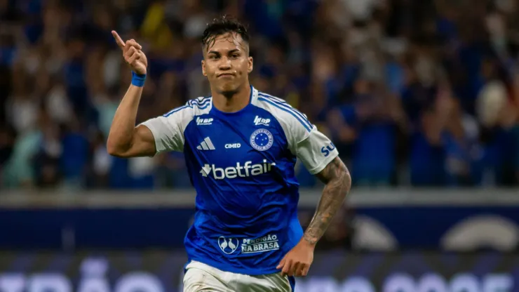 Kaio Jorge jogador do Cruzeiro comemora seu gol durante partida contra o Bahia no estadio Mineirao pelo campeonato Brasileiro A 2025. Foto: Fernando Moreno/AGIF
