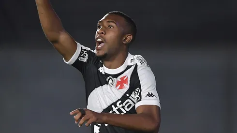 Rayan está pedindo passagem no Vasco.