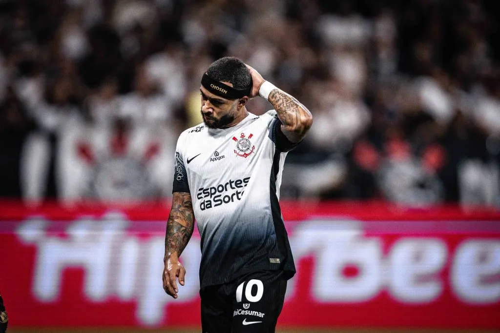 SP – SAO PAULO – 02/03/2025 – PAULISTA 2025, CORINTHIANS X MIRASSOL – Memphis Depay jogador do Corinthians durante partida contra o Mirassol no estadio Arena Corinthians pelo campeonato Paulista 2025. Foto: Leonardo Lima/AGIF