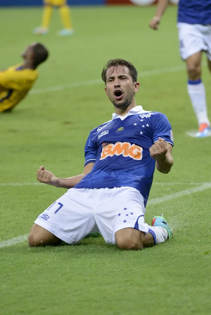 BELO HORIZONTE – MG – 01/03/2014 – MINEIRO 2014/CRUZEIRO X MINAS BOCA – Everton Ribeiro, jogador do Cruzeiro, comemora gol em partida pelo Campeonato Mineiro 2014 no Mineirao. Foto: Ricardo Mallaco/AGIF