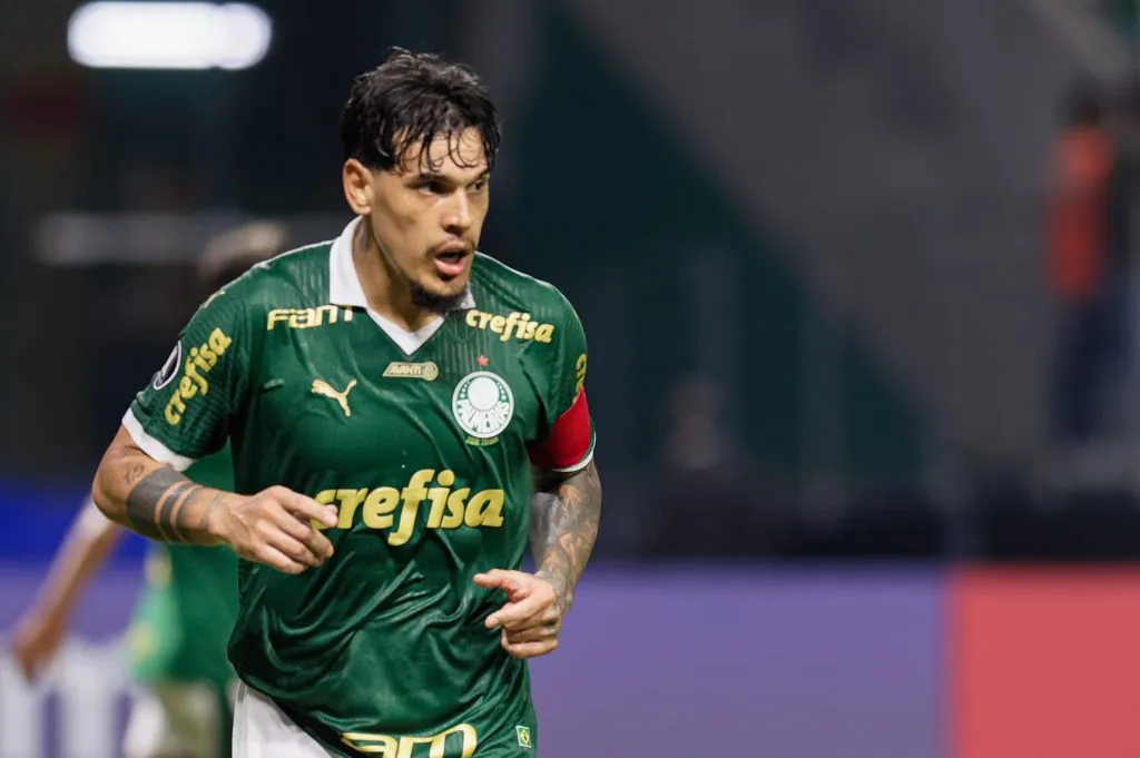 SP – SAO PAULO – 11/04/2024 – COPA LIBERTADORES 2024, PALMEIRAS X LIVERPOOL – URU – Gustavo Gomez jogador do Palmeiras durante partida contra o Liverpool – URU no estadio Arena Allianz Parque pelo campeonato Copa Libertadores 2024. Foto: Anderson Romao/AGIF