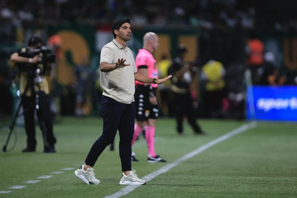 Abel Ferreira técnico do Palmeiras durante partida contra o Corinthians no estádio Arena Allianz Parque pelo campeonato Paulista 2025. Foto: Ettore Chiereguini/AGIF