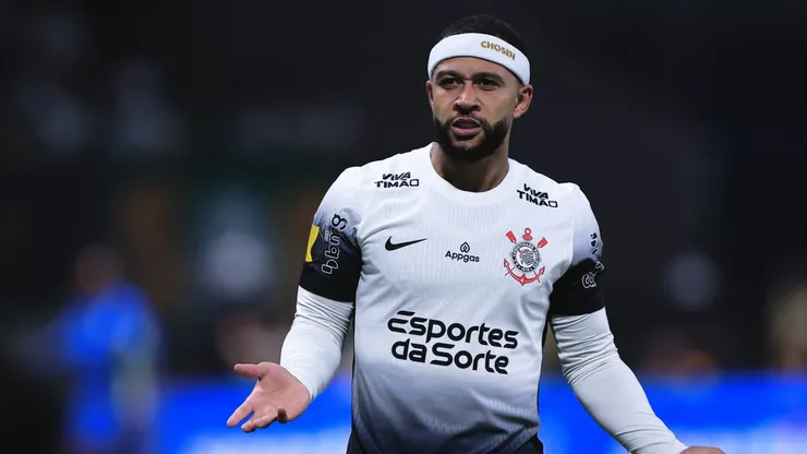 SP - SAO PAULO - 16/03/2025 - PAULISTA 2025, PALMEIRAS X CORINTHIANS - Memphis Depay jogador do Corinthians durante partida contra o Palmeiras no estadio Arena Allianz Parque pelo campeonato Paulista 2025. Foto: Ettore Chiereguini/AGIF