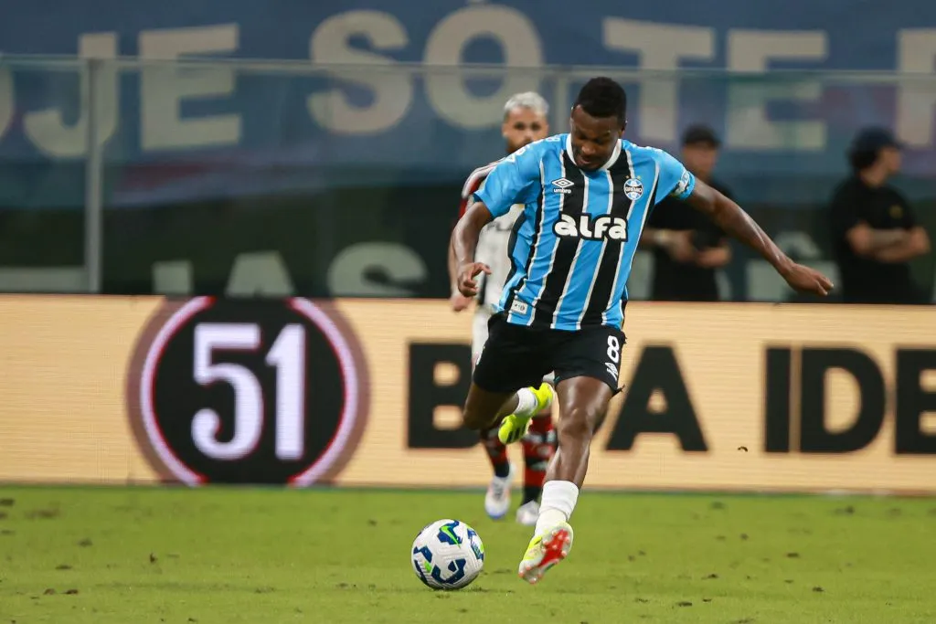 Edenilson jogador do Grêmio durante partida contra o Flamengo  Foto: Maxi Franzoi/AGIF