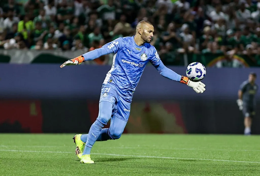 Weverton goleiro do Palmeiras durante partida contra o Corinthians no estádio Arena Barueri pelo campeonato Brasileiro A 2025. Foto: Fabio Giannelli/AGIF