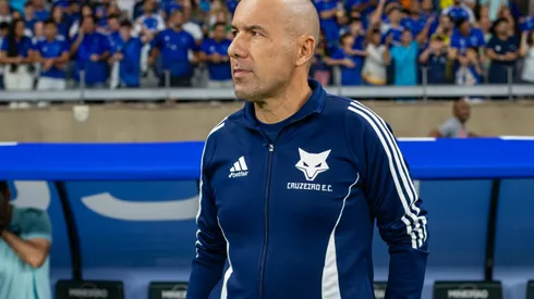 Leonardo Jardim técnico do Cruzeiro durante partida contra o Bahia no estadio Mineirao pelo campeonato Brasileiro A 2025.