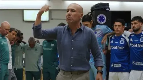 Leonardo Jardim, técnico do Cruzeiro, no vestiário do Mineirão
