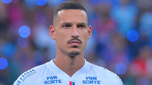 Gabriel Xavier durante confronto contra o The Strongest na Libertadores 2025.