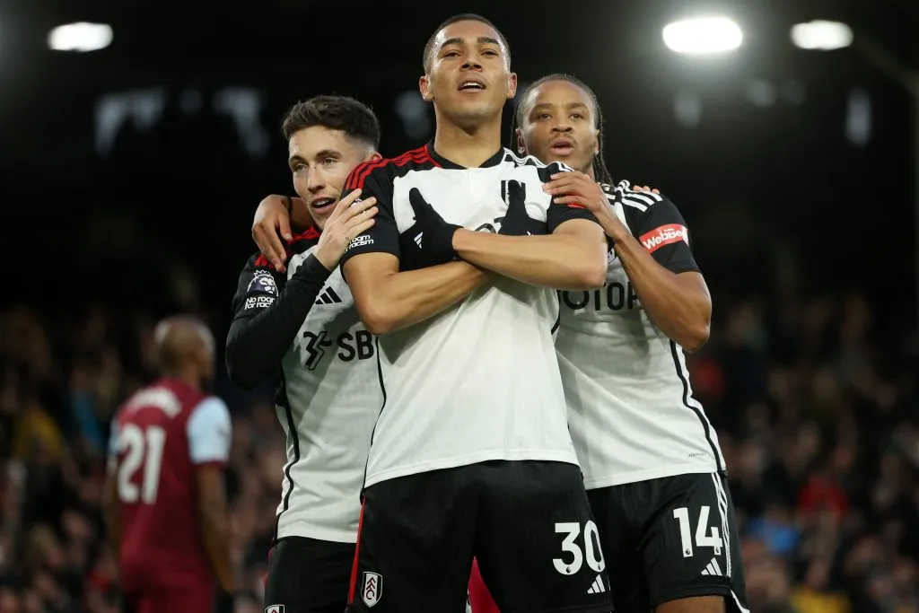 LONDON, ENGLAND – DECEMBER 10: Carlos Vinicius of Fulham celebrates scoring their team’s fifth goal during the Premier League match between Fulham FC and West Ham United at Craven Cottage on December 10, 2023 in London, England. (Photo by Eddie Keogh/Getty Images)