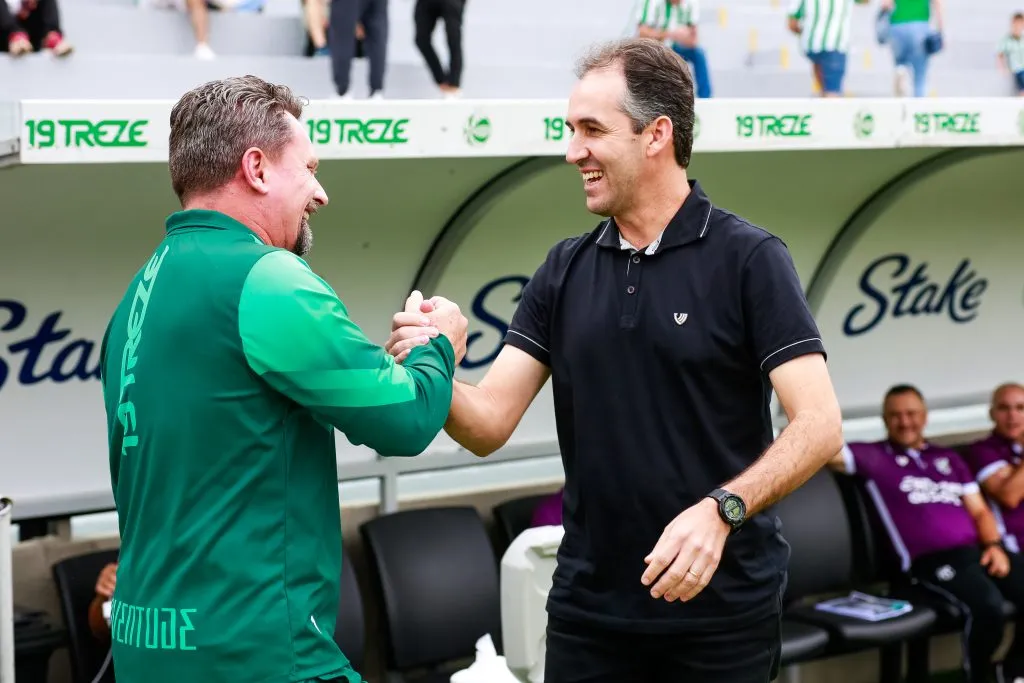 Léo Condé, técnico do Ceará, em mais um confronto