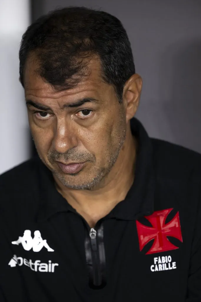 RJ – RIO DE JANEIRO – 08/04/2025 – COPA SUL-AMERICANA 2025, VASCO X PUERTO CABELLO – Fabio Carille tecnico do Vasco durante partida contra o Puerto Cabello no estadio Sao Januario pelo campeonato Copa Sul-americana 2025. Foto: Jorge Rodrigues/AGIF
