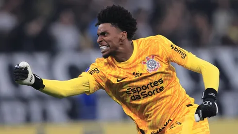 Hugo Souza deve voltar em próximo jogo do Corinthians. Foto: Ettore Chiereguini/AGIF