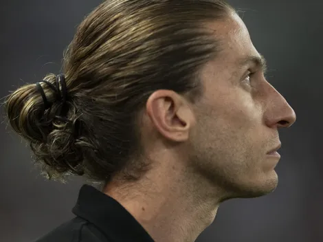 Filipe Luís manda a real para o Vasco  