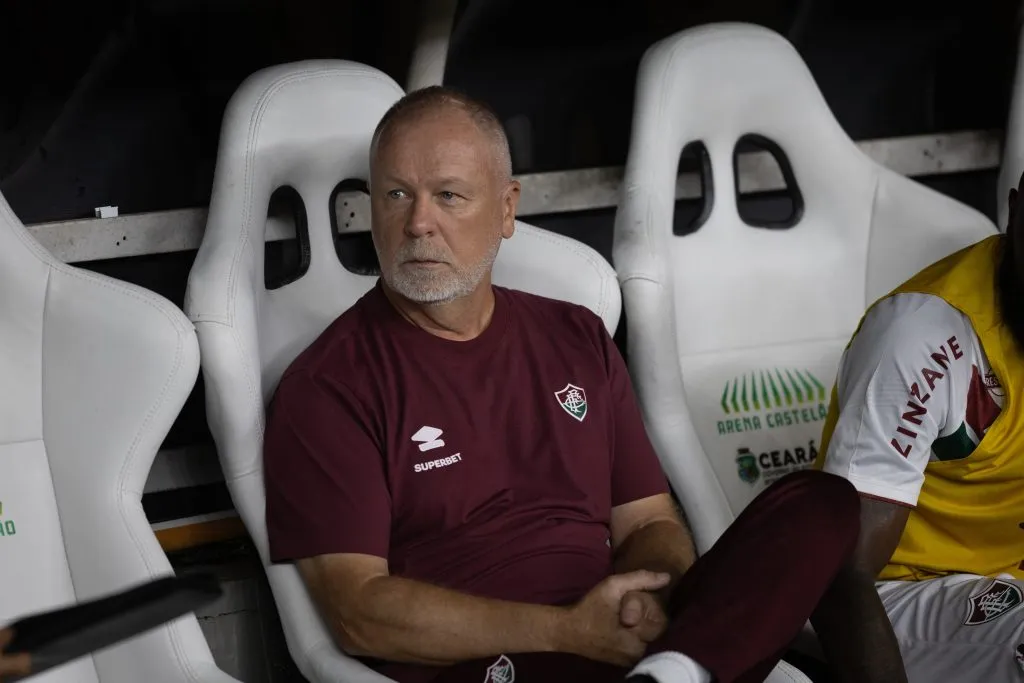 SP – FORTALEZA – 29/03/2025 – BRASILEIRO A 2025, FORTALEZA X FLUMINENSE – mano Menezes tecnico do Fluminense durante partida contra o Fortaleza no estadio Arena Castelao pelo campeonato Brasileiro A 2025. Foto: Baggio Rodrigues/AGIF