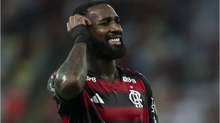 Gerson durante confronto entre Flamengo e Córdoba na Libertadores 2025.
