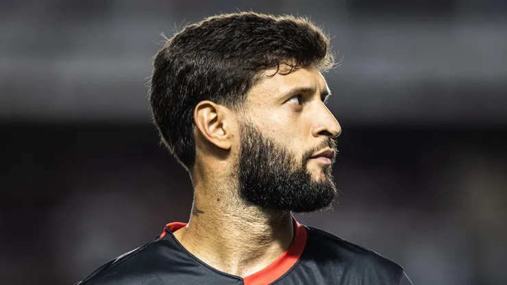 Juninho Capixaba em partida pelo Bragantino. Foto: Abner Dourado/AGIF