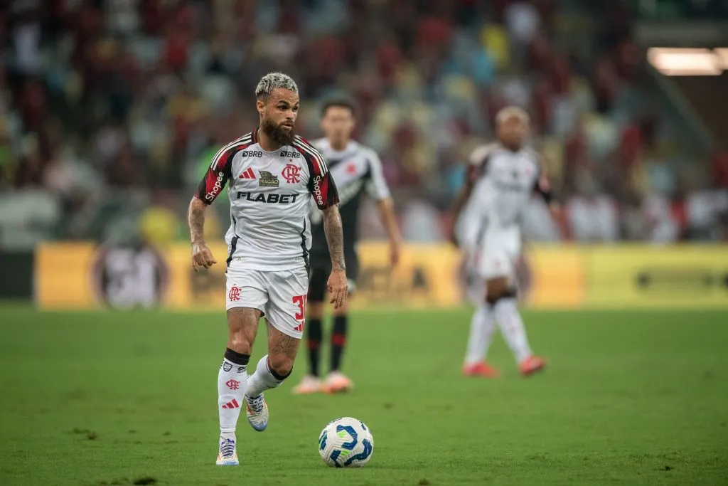 RJ – RIO DE JANEIRO – 19/04/2025 – BRASILEIRO A 2025, VASCO X FLAMENGO – Michael jogador do Flamengo durante partida contra o Vasco no estadio Maracana pelo campeonato Brasileiro A 2025. Foto: Thiago Ribeiro/AGIF