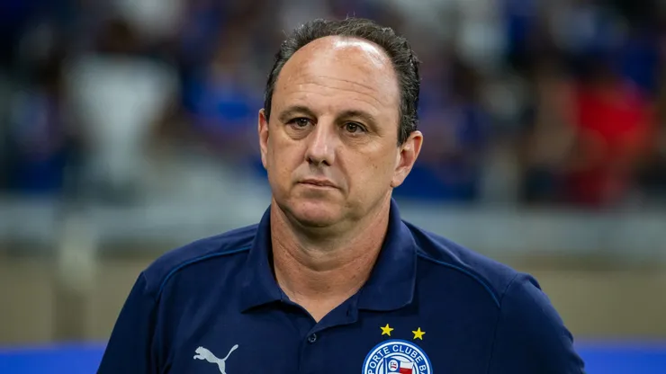 MG - BELO HORIZONTE - 17/04/2025 - BRASILEIRO A 2025, CRUZEIRO X BAHIA - Rogerio Ceni tecnico do Bahia durante partida contra o Cruzeiro no estadio Mineirao pelo campeonato Brasileiro A 2025. Foto: Fernando Moreno/AGIF