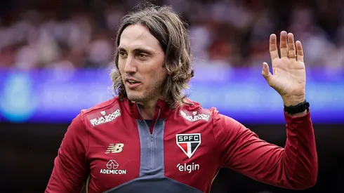 Luis Zubeldia tecnico do Sao Paulo durante partida contra o Santos no estadio Morumbi pelo campeonato Brasileiro A 2025. Foto: Fabio Giannelli/AGIF