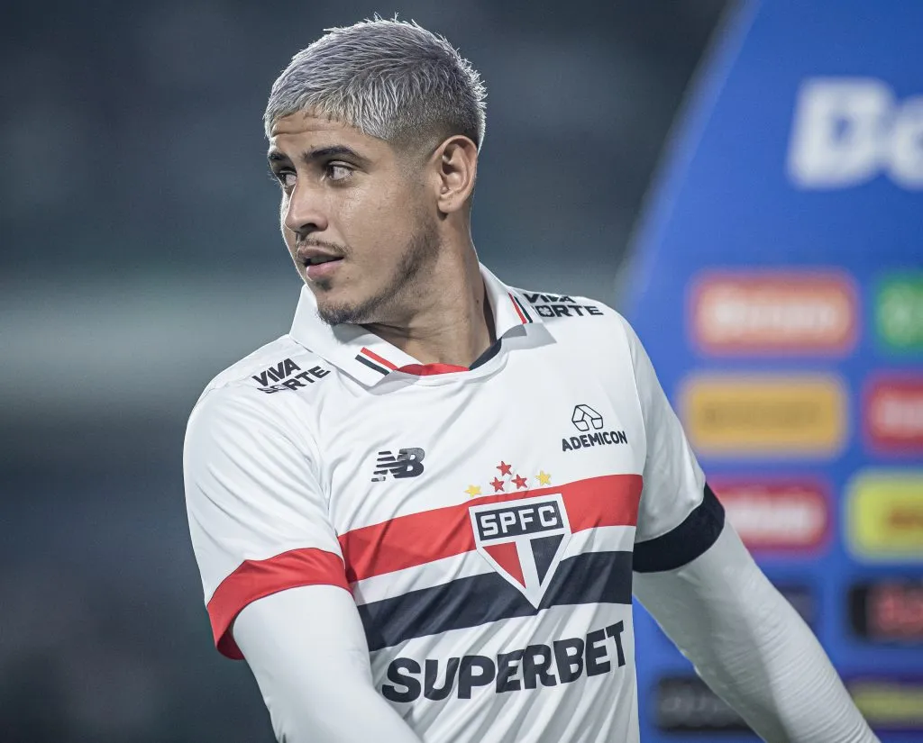 Alan Franco durante partida contra o Goiás na Copa Do Brasil 2024. Foto: Isabela Azine/AGIF