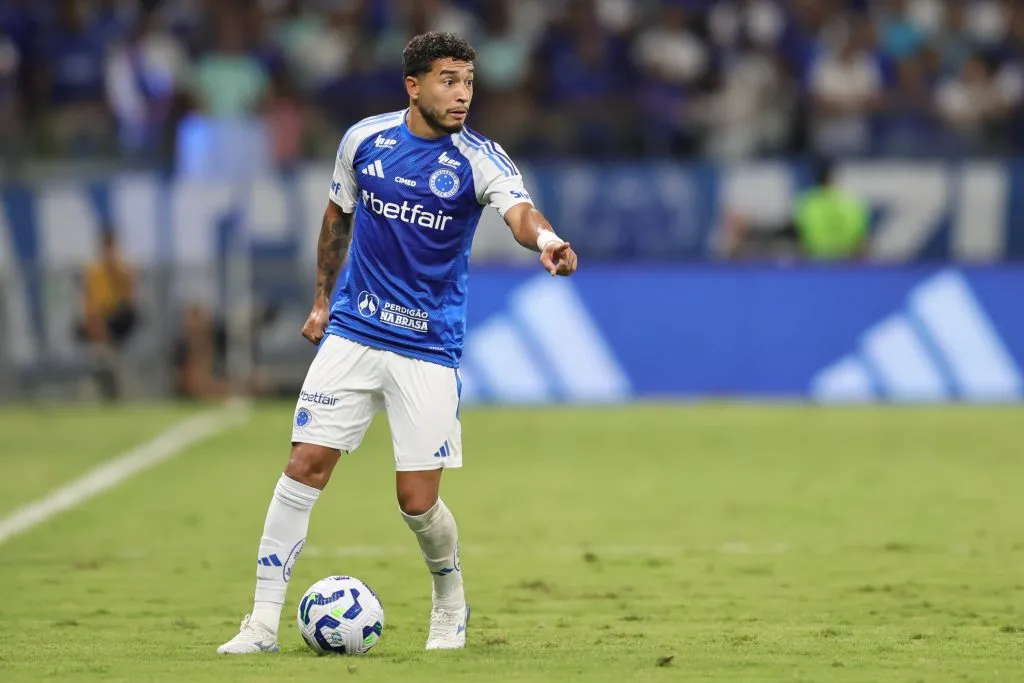 William jogador do Cruzeiro durante partida contra o Mirassol no Mineirão pelo campeonato Brasileiro A 2025. Foto: Gilson Lobo/AGIF
