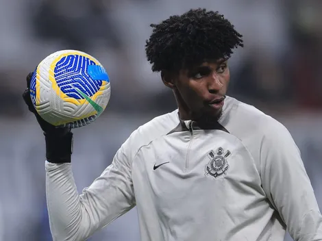 Hugo Souza e Igor Coronado do Corinthians voltam a treinar com bola