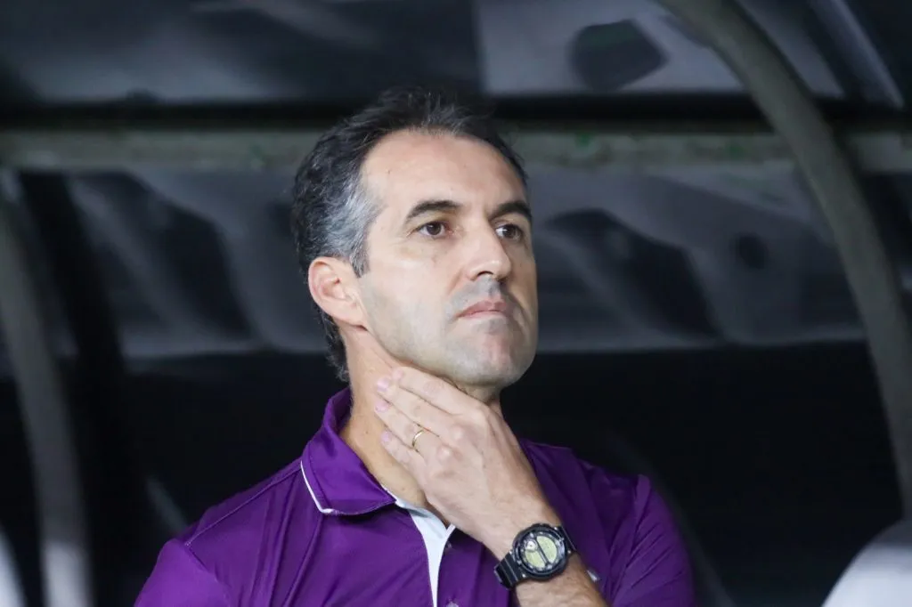 Leo Conde tecnico do Ceara durante partida contra o Confianca no estadio Arena Castelao pelo campeonato Copa Do Nordeste 2025. Foto: Lucas Emanuel/AGIF