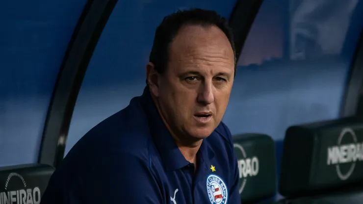 MG - BELO HORIZONTE - 17/04/2025 - BRASILEIRO A 2025, CRUZEIRO X BAHIA - Rogerio Ceni tecnico do Bahia durante partida contra o Cruzeiro no estadio Mineirao pelo campeonato Brasileiro A 2025. Foto: Fernando Moreno/AGIF