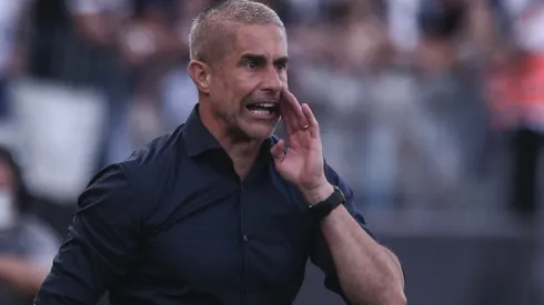 Sylvinho tecnico do Corinthians durante partida contra o Fortaleza no estadio Arena Corinthians pelo campeonato Brasileiro A 2021.