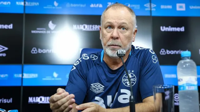 Mano Menezes apresentado no Grêmio (Imagem: LUCAS UEBEL/GREMIO FBPA)