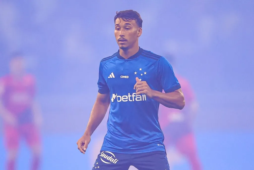 Japa, volante do Cruzeiro. Foto: Gilson Lobo/AGIF