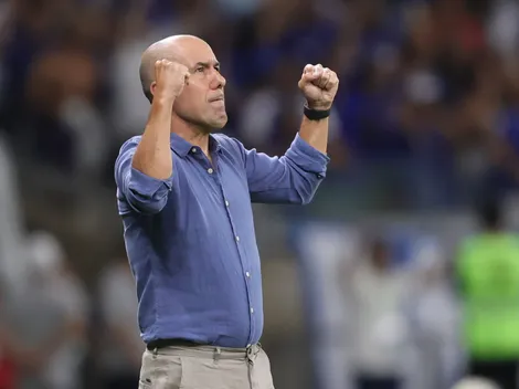 Leonardo Jardim comemora 'reforço' de atacante no Cruzeiro após lesão