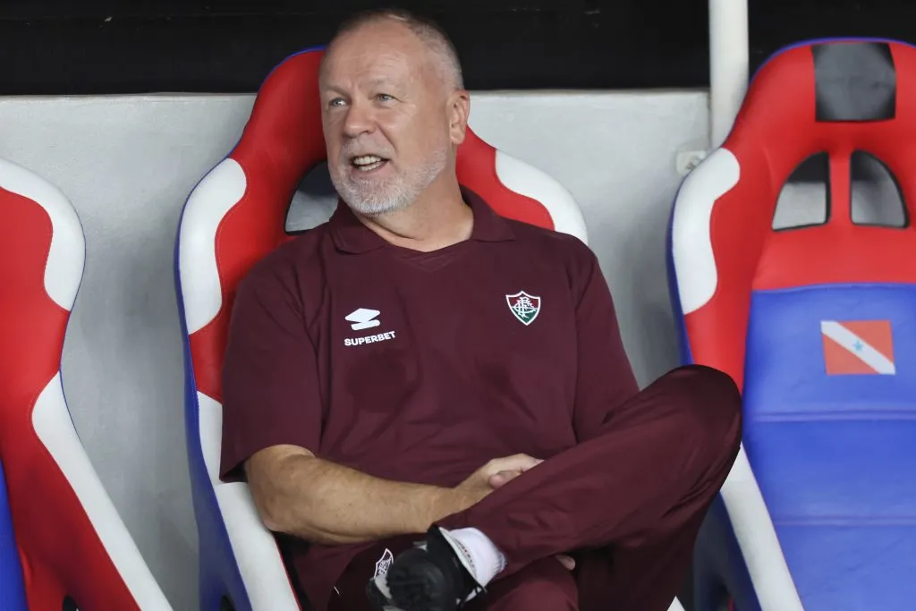 Mano Menezes treinando o  Fluminense durante partida contra o Águia de Marabá na Copa Do Brasil 2025. Foto: Fernando Torres/AGIF