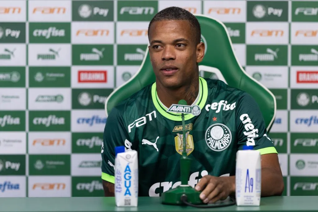 SP – SAO PAULO – 15/01/2024 – PALMEIRAS, APRESENTACAO – Caio Paulista durante sua apresentacao oficial como jogador do Palmeiras em coletiva de imprensa realizada no CT Barra Funda. Foto: Ettore Chiereguini/AGIF