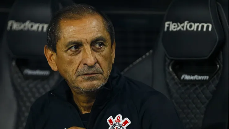 - Ramon Diaz ex-treinador do Corinthians