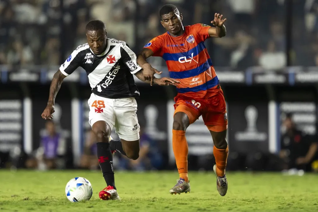 Loide Augusto jogador do Vasco durante partida contra o Puerto Cabello pelo campeonato Copa Sul-americana 2025. Foto: Jorge Rodrigues/AGIF