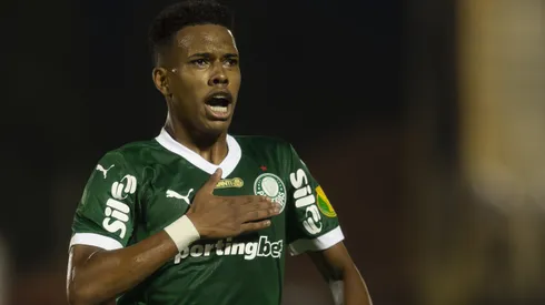 Estevão jogador do Palmeiras