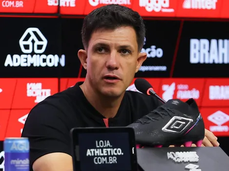 Barbieri admite pressão no Athletico-PR, mas faz projeção otimista para Série B