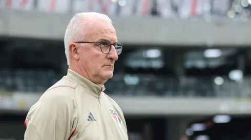 Dorival Junior tecnico do Sao Paulo durante partida contra o Athletico-PR no estadio Arena da Baixada pelo campeonato Brasileiro A 2023.