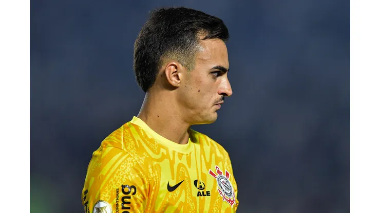 Matheus Donelli durante confronto contra o Vasco no Brasileirão 2024.