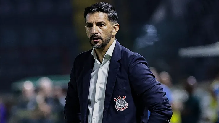 Emiliano durante derrota do Corinthians para o Palmeiras no Brasileirão 2025.
