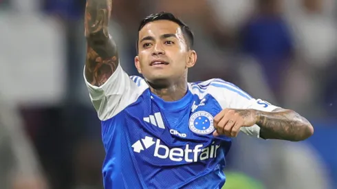 Dudu comemorando gol contra o Mirassol no Campeonato Brasileiro de 2025.