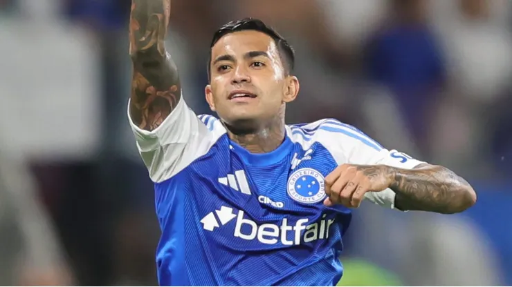 Dudu comemorando gol contra o Mirassol no Campeonato Brasileiro de 2025.