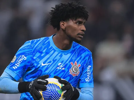 Hugo Souza projeta confronto entre Flamengo x Corinthians