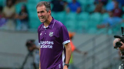 Leo Conde, tecnico do Ceara durante partida contra o Bahia no estadio Arena Fonte Nova pelo campeonato Copa Do Nordeste 2025. Foto: Walmir Cirne/AGIF