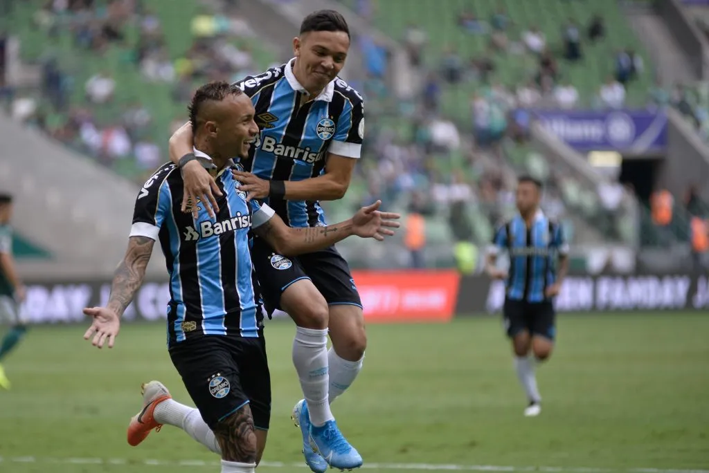 SP – Sao Paulo – 24/11/2019 – Brasileiro A 2019, Palmeiras x Gremio – Everton Cebolinha jogador do Gremio comemora seu gol durante partida contra o Palmeiras no estadio Arena Allianz Parque pelo campeonato Brasileiro A 2019. Foto: Bruno Ulivieri/AGIF